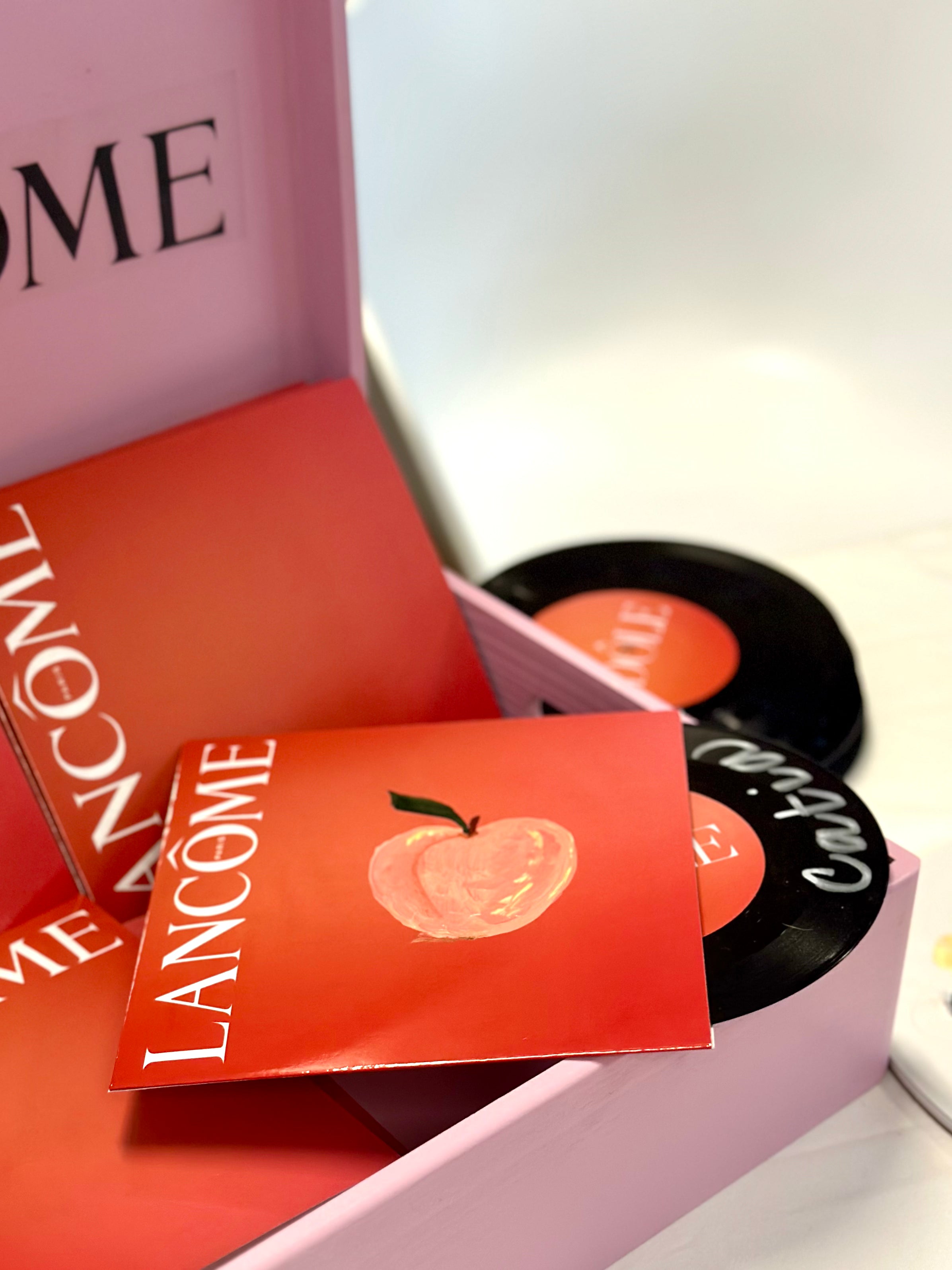 Painting and calligraphy atelier for Lancôme, L'Oréal