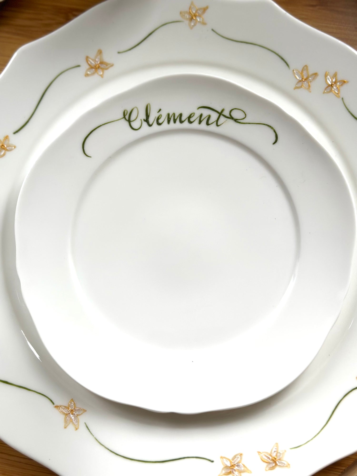 Porcelain plate with hand painted calligraphy